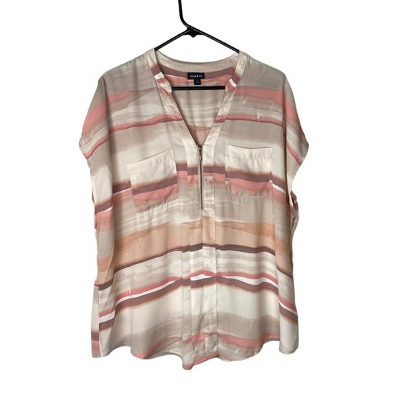 Torrid Multi Watercolor Georgette Zip Front Top Size 1 - Picture 2 of 6